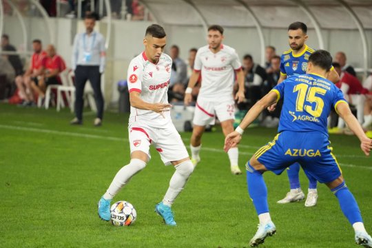 Dinamo - Unirea Slobozia 1-0. Victorie extrem de importantă pentru ”câini”, care urcă din nou pe podiumul SuperLigii