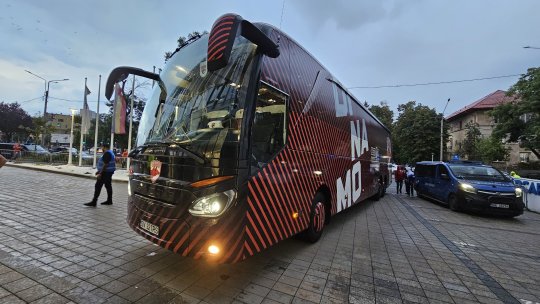 Autocarul lui Dinamo, fostul vehicul al rivalei FCSB! Fanii au ”luat foc” după ce au aflat