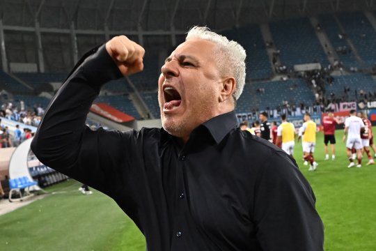 Marius Șumudică a făcut show la conferința de presă: ”Am înnebunit de tot. Acest produs e extraordinar, îmi reglează ritmul cardiac”