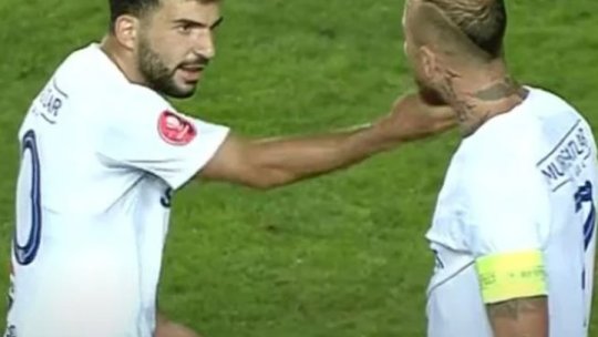Scene incredibile la Petrolul - Farul. Alibec s-a dus glonț la coechipierul său. Hagi, reacție categorică de pe margine: "Ce faceți?"