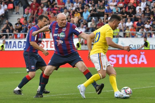 Adrian Bumbescu a ajuns la spital după ce a fost lovit cu pumnul de un fost Balon de Aur: ”O lună de zile am făcut raze”