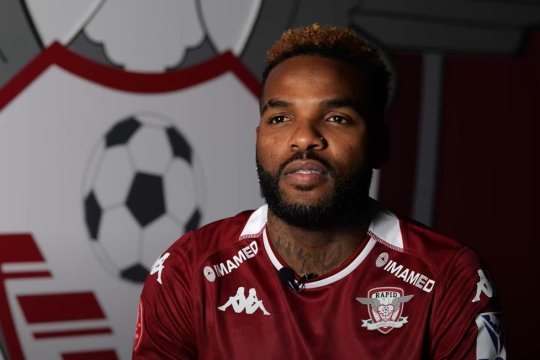 Aaron Boupendza a dezvăluit cum l-a convins Marius Șumudică să semneze cu Rapid: "Am fost foarte entuziasmat!"