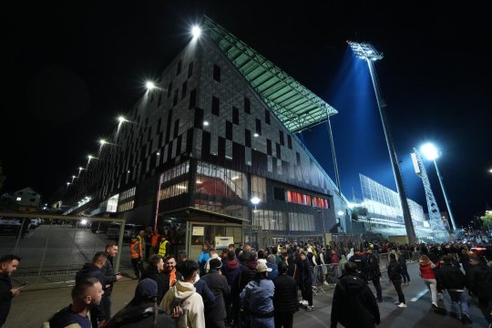 Interes uriaș pentru meciul CFR Cluj - FCSB! Imagini cu cozile infernale la care au stat fanii pentru a intra pe stadion