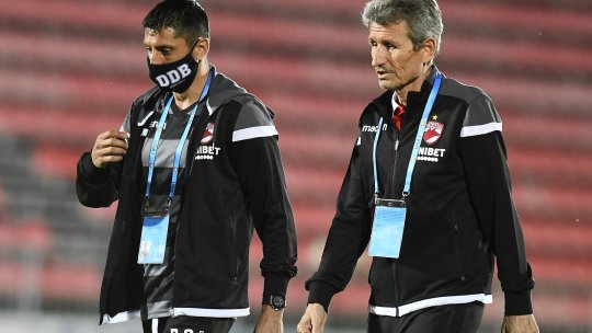 Bannerul afișat de fanii lui Dinamo pe stadionul din Ștefan cel Mare, după moartea lui Gigi Mulțescu: ”Când e greu, toată lumea dispare”