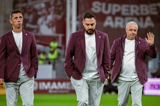 Apariție spectaculoasă pentru Șumudică și jucătorii Rapidului la meciul cu "U" Cluj