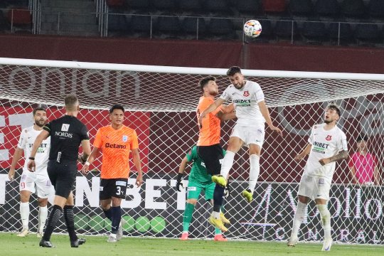 Cine ar mai face ca el? Fotbalistul din Superligă care a refuzat un salariu de trei ori mai mare pentru a rămâne la actuala sa echipă