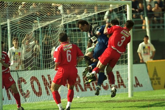Președintele de la Dinamo care avea un teanc de bani în birou: ”22.000.000 de dolari s-au dus într-un an”