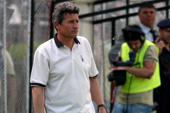 ”Gașca nebună”, omagiu pentru Gigi Mulțescu. Suporterii de la Sportul Studențesc i-au mulțumit celui care a antrenat ”niște puști plătiți cu paltoane”