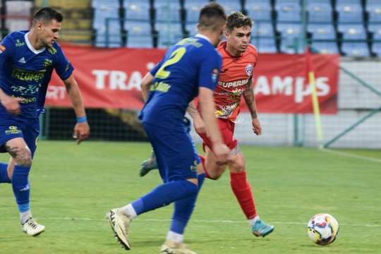 Unirea Slobozia - Gloria Buzău 2-1. Victorie importantă pentru trupa lui Mihalcea