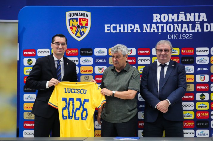 Răzvan Burleanu, Mircea Lucescu și Mihai Stoichiță la prezentarea oficială a noului selecționer