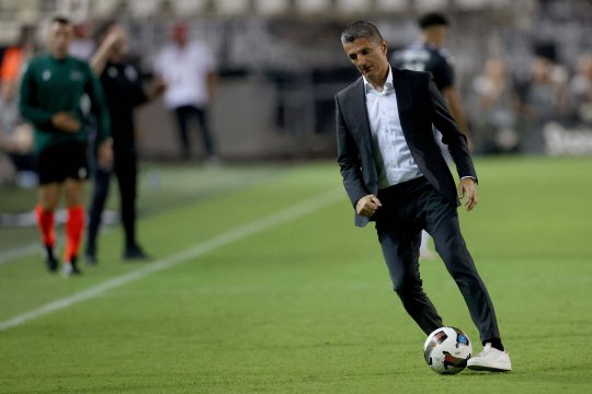 Răzvan Lucescu l-a dat de gol pe tatăl său înainte de debutul în Nations League: "Am vorbit aseară cu el"