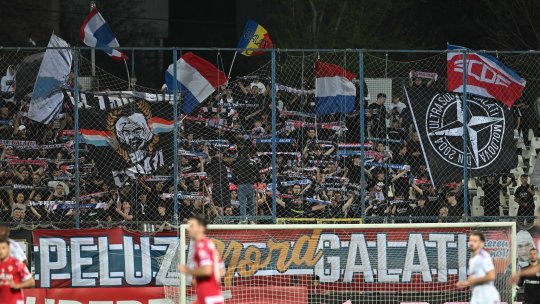 Episod rușinos la Oțelul - Dinamo. Ce s-a întâmplat în timpul minutului de reculegere dedicat lui Gigi Mulțescu