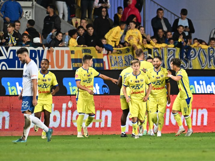 Petrolul este pe locul 6 în SuperLigă, cu 14 puncte cumulate după primele 9 etape