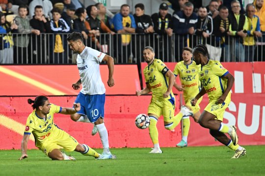 OFICIAL | Veste mare la Petrolul Ploiești, chiar în ziua meciului cu FCSB! Fotbalistul de bază a semnat un nou contract cu prahovenii