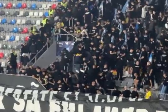Bătăie între jandarmi și ultrași la FCSB - Petrolul