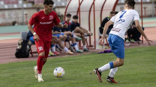 Stadionul urmează să fie demolat, dar CS Dinamo încă joacă pe el! Imagini de la partida care s-a disputat în Ștefan cel Mare