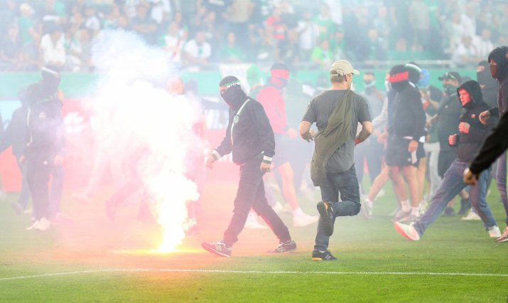 Bătaie ca în filme la derby-ul dintre Rapid Viena și Austria Viena