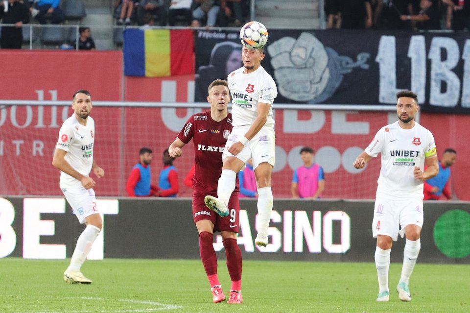 Antoni Ivanov, Ionuț Stoica, Valerică Găman și Louis Munteanu în meciul de fotbal dintre Hermannstadt si CFR Cluj, petru Superliga, desfășurat pe Stadionul Municipal din Sibiu, sâmbătă 21 septembrie 2024