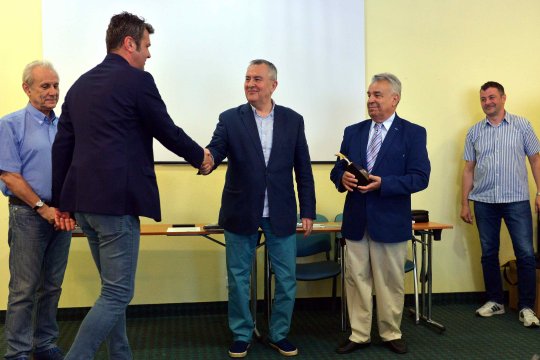 Mutare importantă pe piața media! Îndrăgitul comentator de la Prima semnează cu TVR