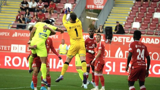 Mircea Rednic îi critică pe fanii UTA-ei: ”Au strigat despre conducere. Trebuie să fii alături de echipă”. Concluziile lui Cristi Mihai după remiza cu Iași