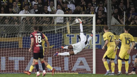 Ce fac stranierii români. Alex Crețu, duel cu Cristiano Ronaldo! Derby cu Manchester United în Premier League pentru Radu Drăgușin