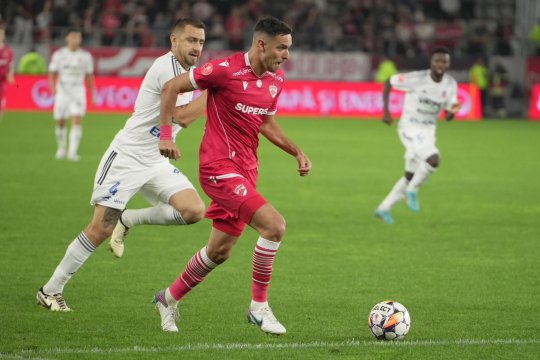 Prezențe de lux la Dinamo - Botoșani. "Câini" cu renume au venit pe Arcul de Triumf