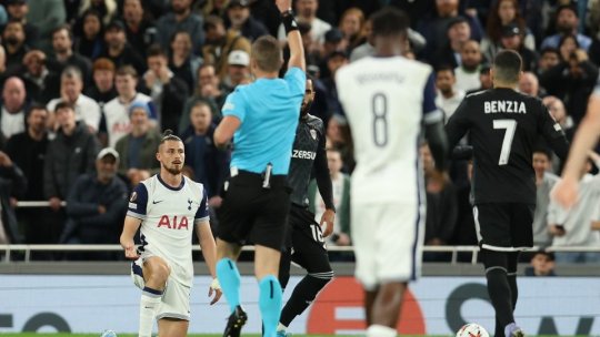 Mesajul postat de Radu Drăgușin, după cartonașul roșu încasat în Tottenham - Qarabag: ”Am făcut o greșeală”