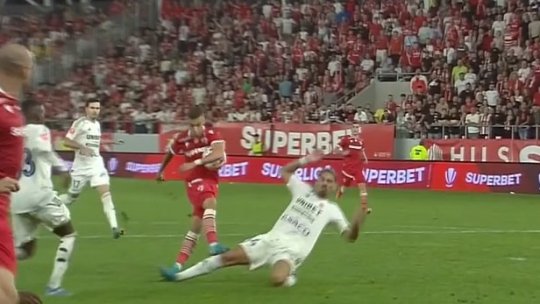 Dinamo, gol anulat în meciul cu FC Botoșani, chiar în ultimele secunde ale primei reprize. Ce s-a întâmplat