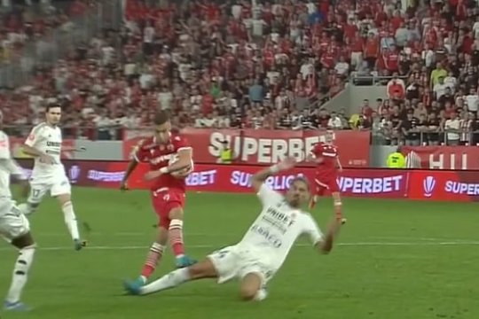Dinamo, gol anulat în meciul cu FC Botoșani, chiar în ultimele secunde ale primei reprize. Ce s-a întâmplat