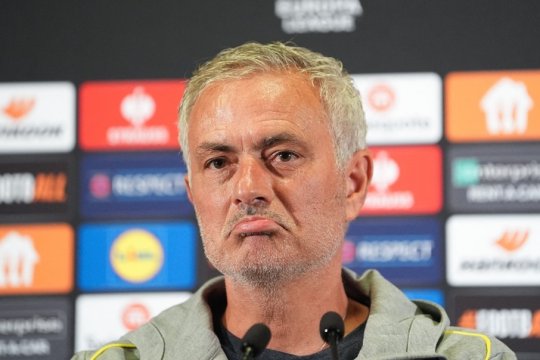 Jose Mourinho i-a transmis un mesaj soției unui fotbalist român: ”N-ai cum să-l refuzi”