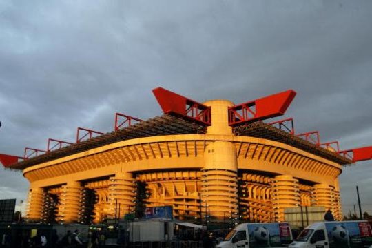 Legendarul San Siro, stadionul lui Milan și al Interului, ar putea fi scos la vânzare. Anunțul făcut de primar