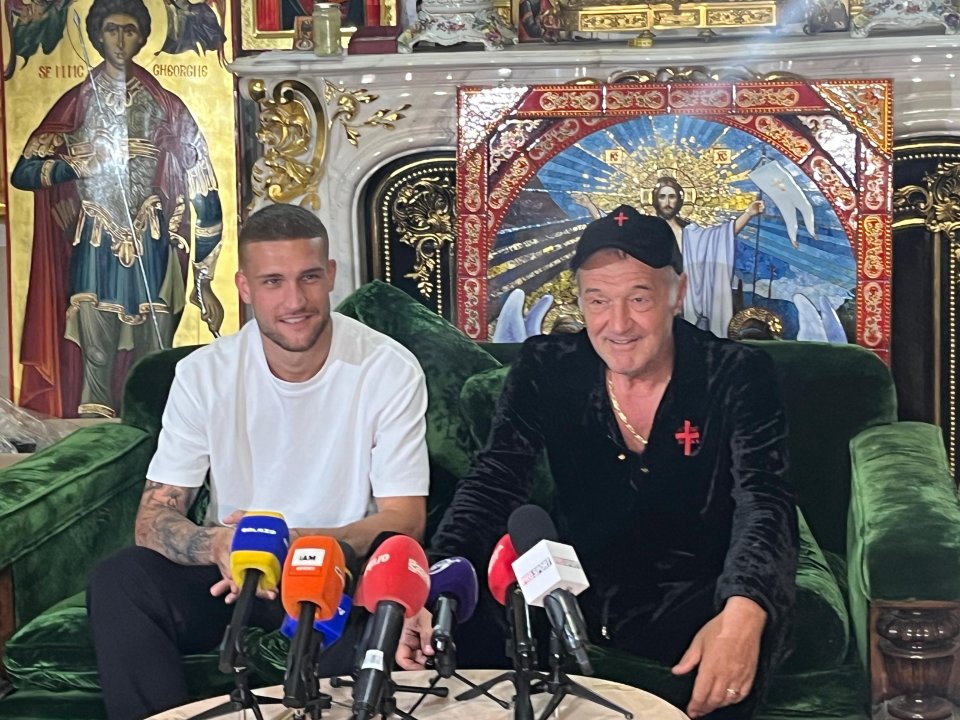 Daniel Bîrligea a semnat cu FCSB
