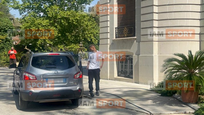 Daniel Bîrligea conduce o mașină de doar câteva mii de euro