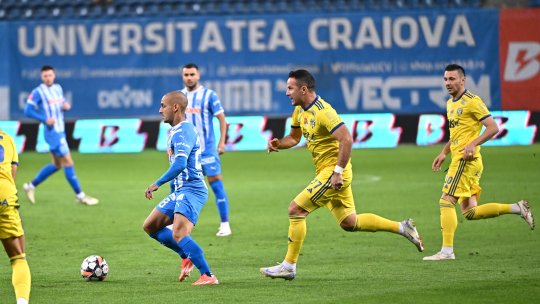 Universitatea Craiova - Unirea Slobozia, de la 21:00, pe iAMsport.ro. Oltenii pot urca pe locul 2 în SuperLigă. Echipele de start