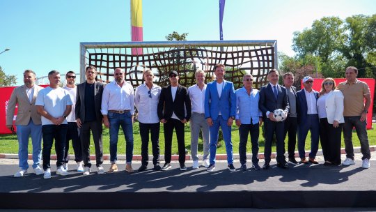 Emeric Ienei a primit un cadou de la Generația de Aur! Surpriza pregătită legendarului antrenor: ”S-a bucurat foarte mult”