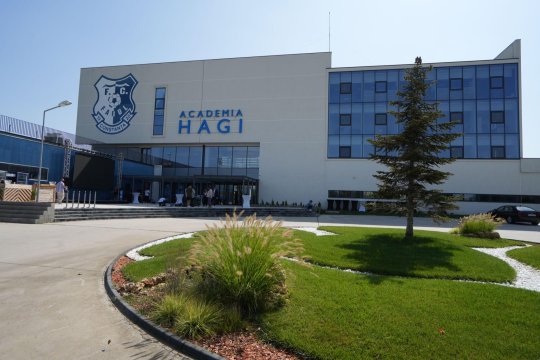 Cum arată baza de 8.000.000 de euro inaugurată de Gică Hagi. Jucătorii de la Farul Constanța beneficiază de toate condițiile