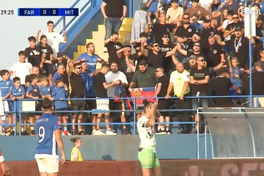 Scandal înainte de meciul dintre Kosovo și România. Fanii Farului, evacuați din stadion pentru un banner pentru "frații din Serbia"