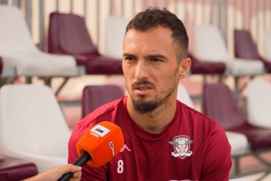 Kosovarul Rapidului, interviu emoționant pentru iAMsport.ro despre copilăria în timpul războiului: ”La 3 ani, soldații au intrat peste noi în casă. M-au scos dezbrăcat”. Cum vede duelul cu România