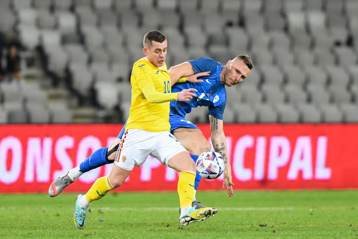 Alexandru Cicâldău, jucătorul celor de la Galatasaray, în tricoul naționalei României