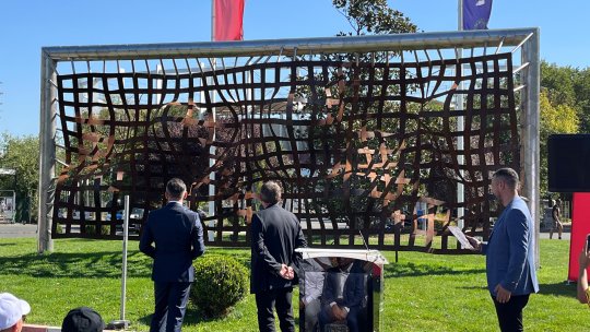 COMUNICAT Generația de Aur și performanța fotbalistică a României au, de astăzi, un monument dedicat în fața Arenei Naționale