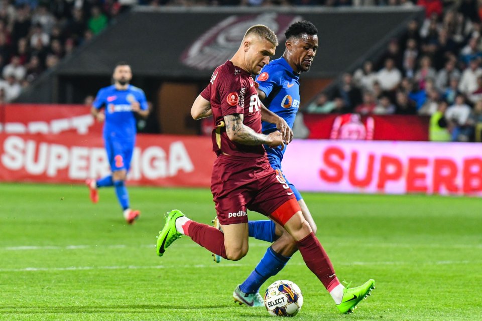 Daniel Bîrligea, într-un duel CU Siyabonga Ngezana, meci CRF Cluj - FCSB, aprilie 2024