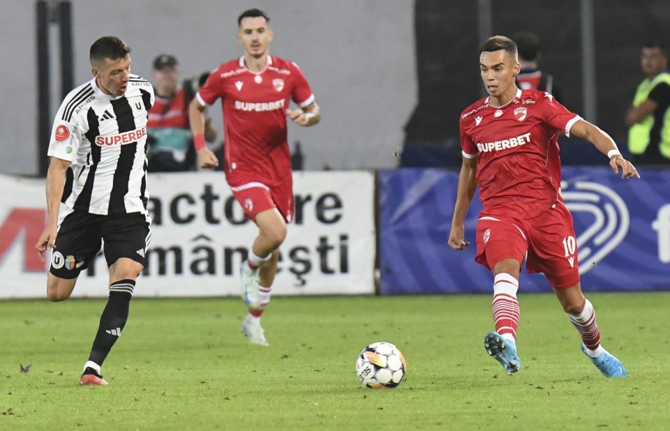 Cătălin Cîrjan, Raul Opruț și Vadim Rață, în meciul dintre Universitatea Cluj și Dinamo, contând pentru Superliga, desfășurat pe Stadionul Cluj Arena din Cluj-Napoca, luni 2 septembrie 2024