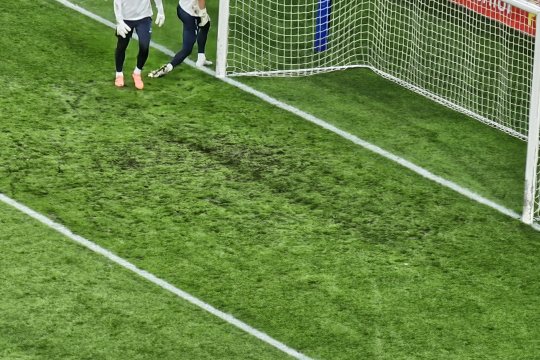 Gazon execrabil pe stadionul Steaua la România - Lituania! Imagini incredibile