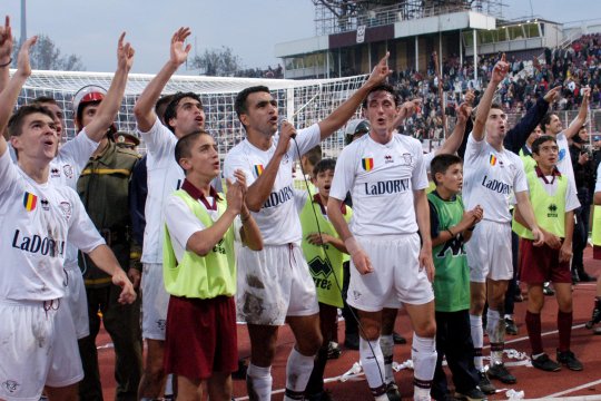 Ce salariu avea Adrian Iencsi la Rapid în 1997: ”Luam banii de trei ori pe an”