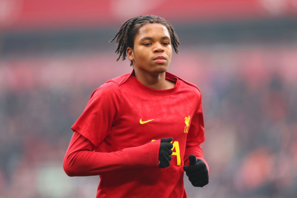 Ngumoha a bifat 7 apariții la echipa U18 a celor de la Liverpool