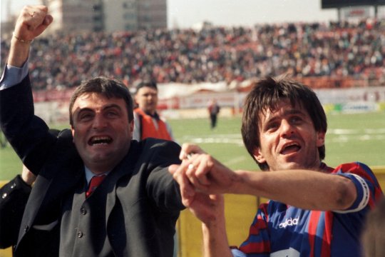 Nu doar Gigi Becali i-a dictat schimbările lui Mihai Stoichiță. Episod savuros cu fostul antrenor al Stelei: ”Nea Mihai, ne bat ăștia, fă ceva”