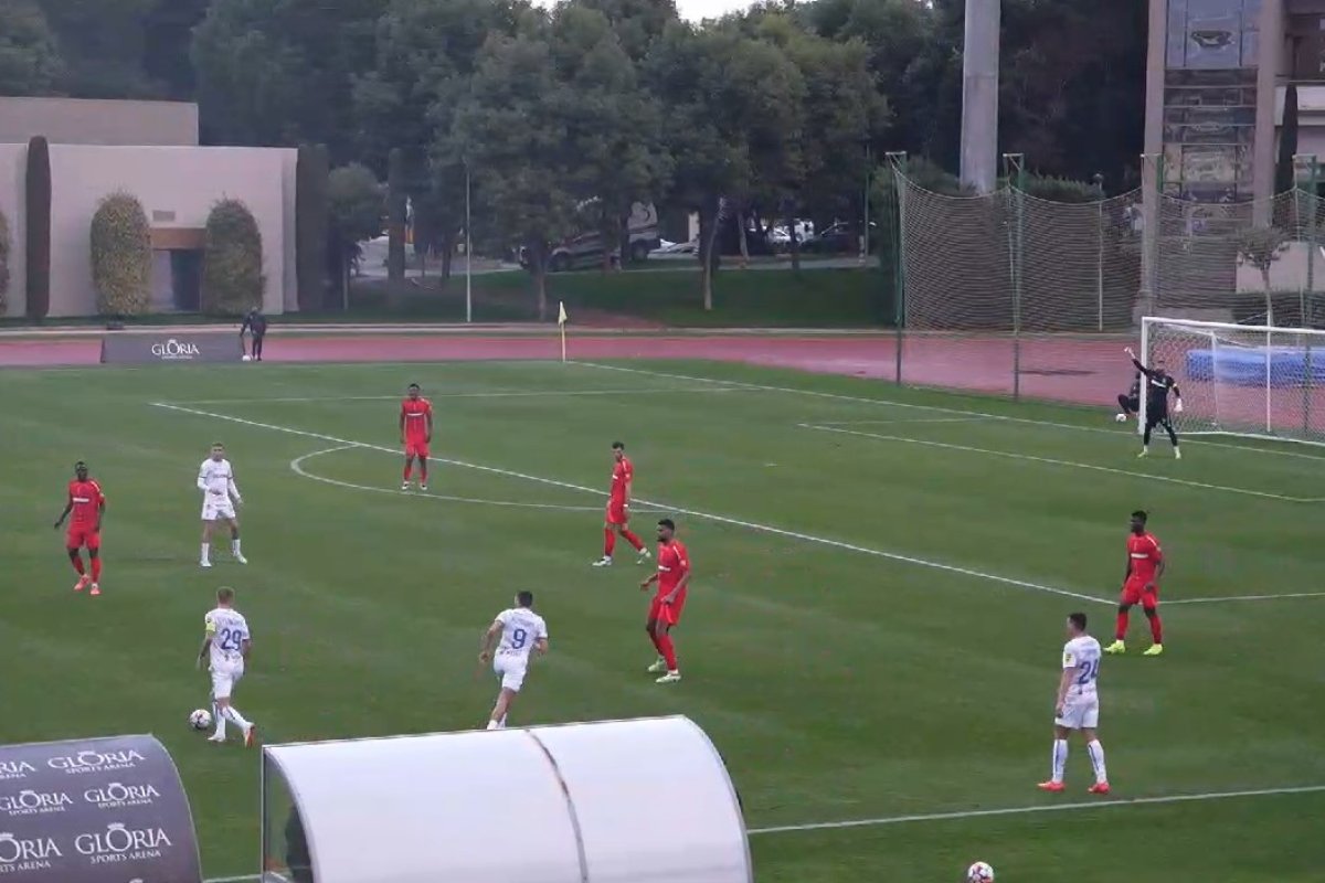 FCSB a câștigat primul amical din Antalya, 2-1 cu Hamburg SV