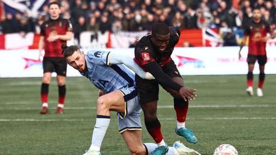Cu Radu Drăgușin printre titulari, Tottenham s-a chinuit cu o formație din liga a 5-a în Cupa Angliei
