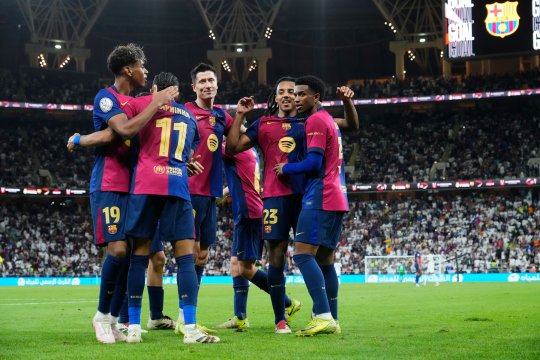 Presa spaniolă a reacționat imediat după repriza extraterestră a "catalanilor": "Barça copleșește un Real Madrid jalnic"