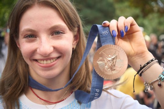 Medaliile de la JO 2024 au ajuns "piele de crocodil". Motivul pentru care peste 100 de sportivi au decis să le returneze | FOTO